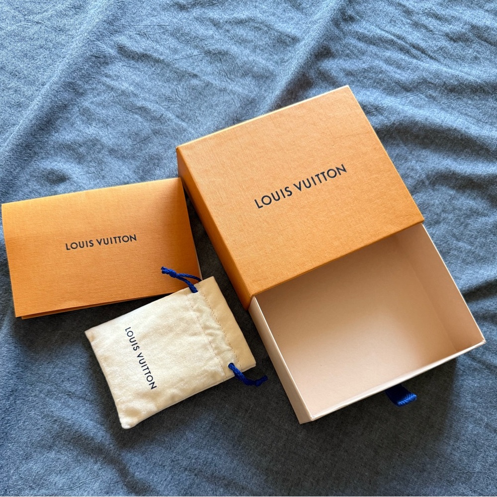 Louis Vuitton Small box and dust bag
